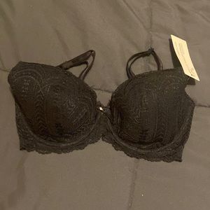 New with Tags Elle Macpherson bra.